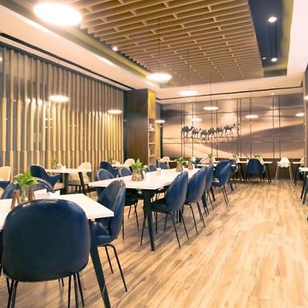 Atour Hotel Turpan Экстерьер фото